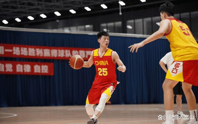 中超球队在训练中勤奋拼搏，备战充分的简单介绍