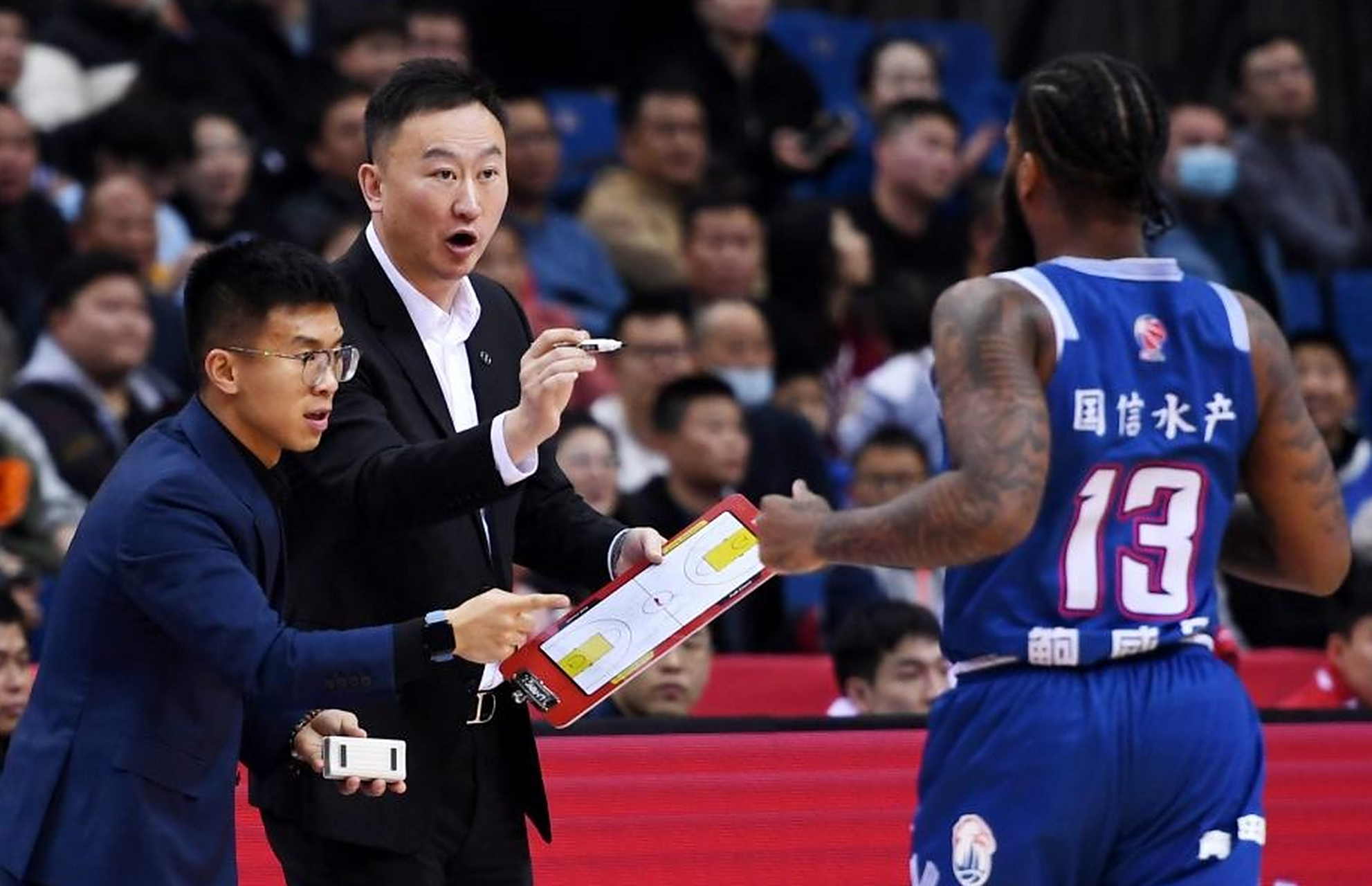 包含亚洲中心大放异彩,团队精神助球队破天荒的词条 包含亚洲中心大放异彩,团队精神助球队破天荒的词条