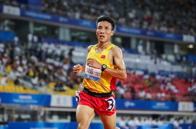 关于顽强拼搏!运动员个人成绩突出的信息 关于顽强拼搏!运动员个人成绩突出的信息