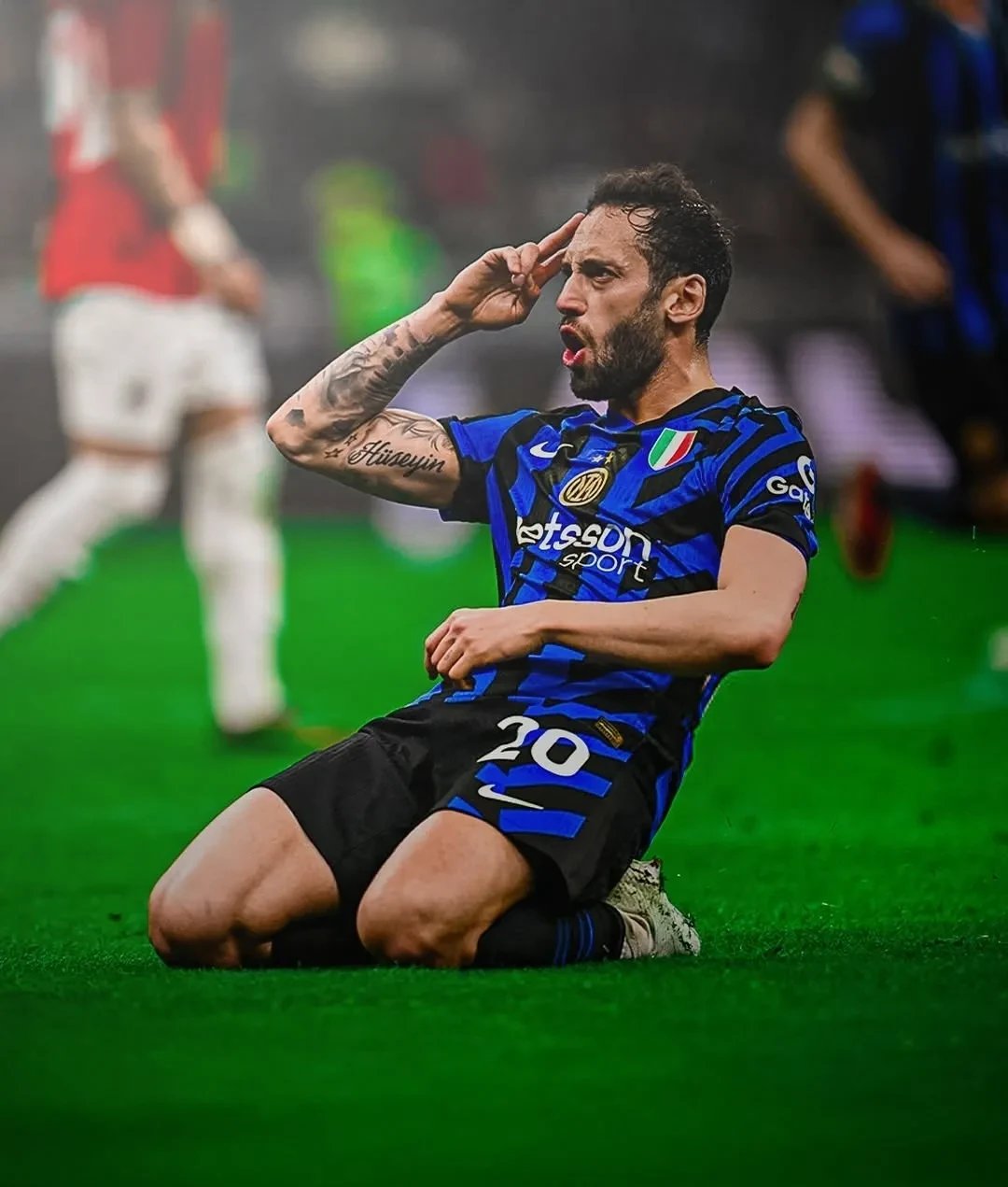 亨克客场逆袭AC米兰，赢得关键胜利