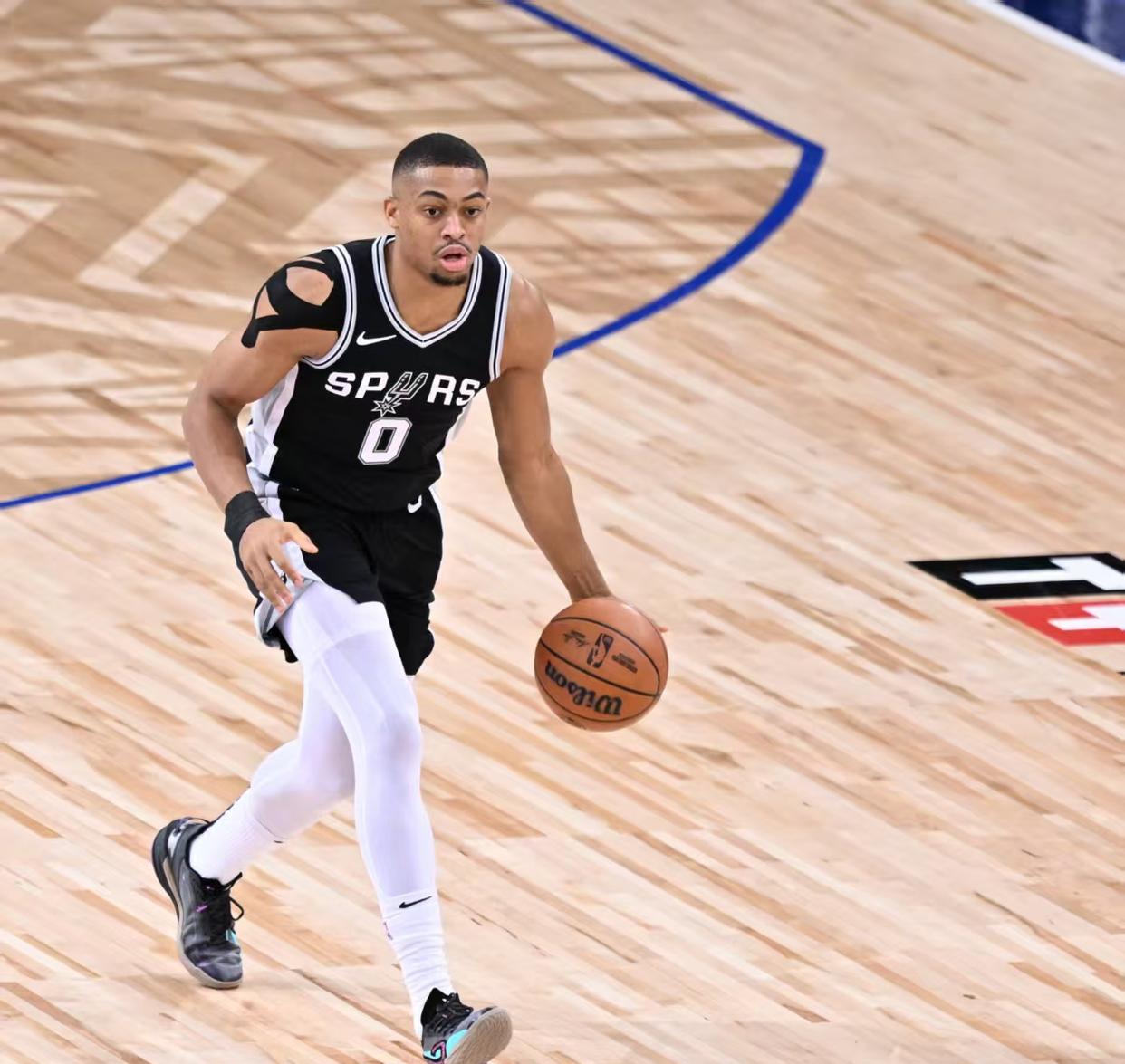 aoa体育培训-火箭惜败马刺，保持西部前四