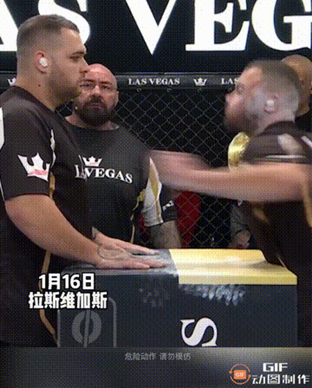 巴拉圭运动员在拳击比赛中力挫对手 巴拉圭运动员在拳击比赛中力挫对手