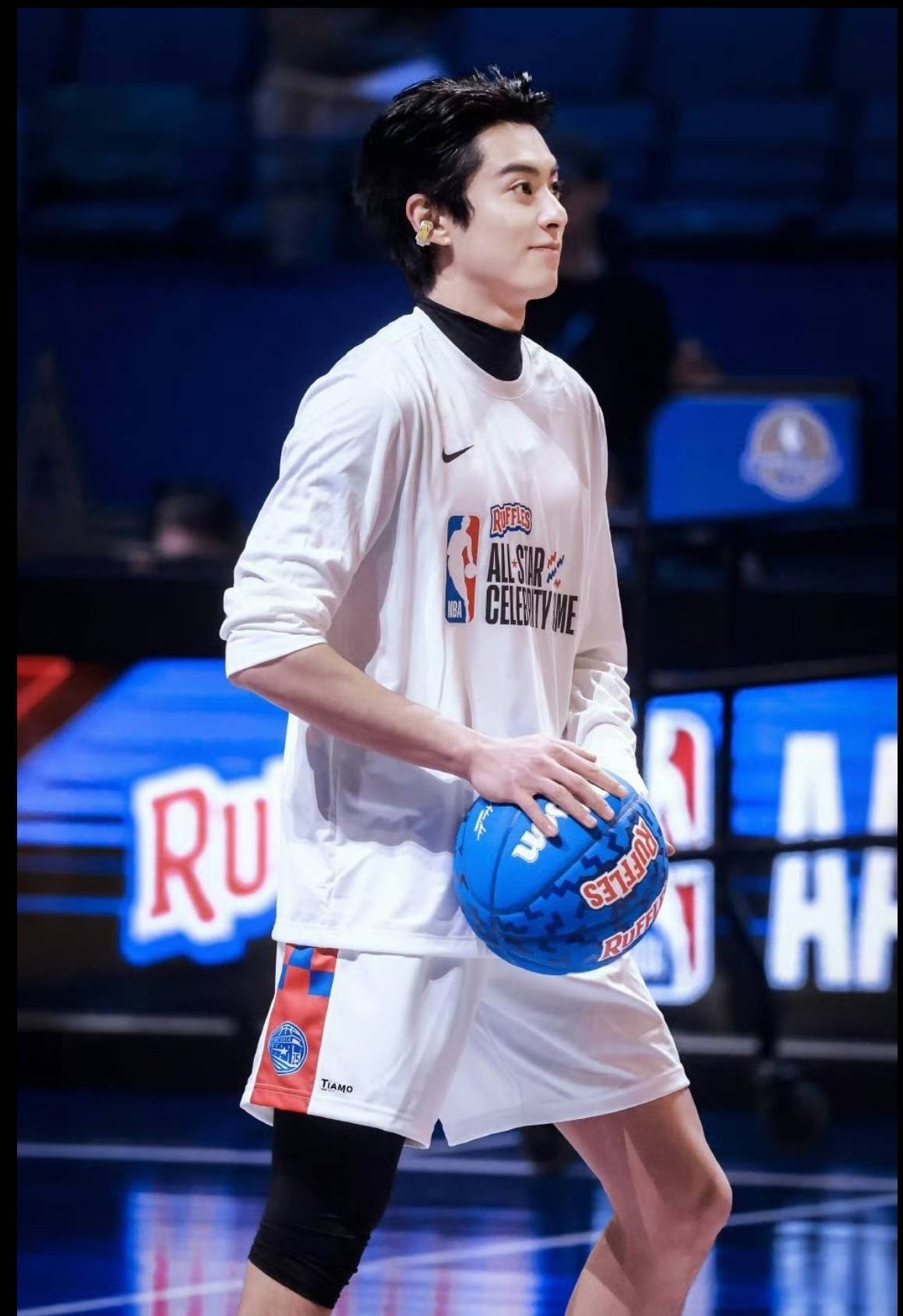 篮球明星在比赛中精彩表现,或将成为最佳表现 篮球明星在比赛中精彩表现,或将成为最佳表现